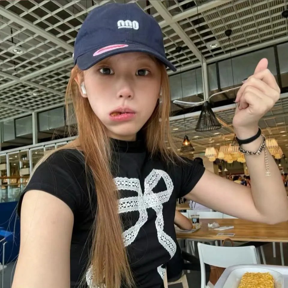 女人是英雄